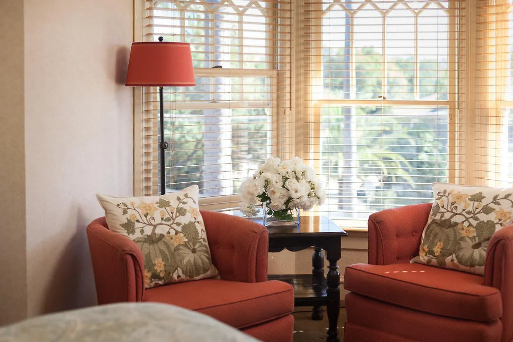 Cheshire Cat Inn&cottages 4*