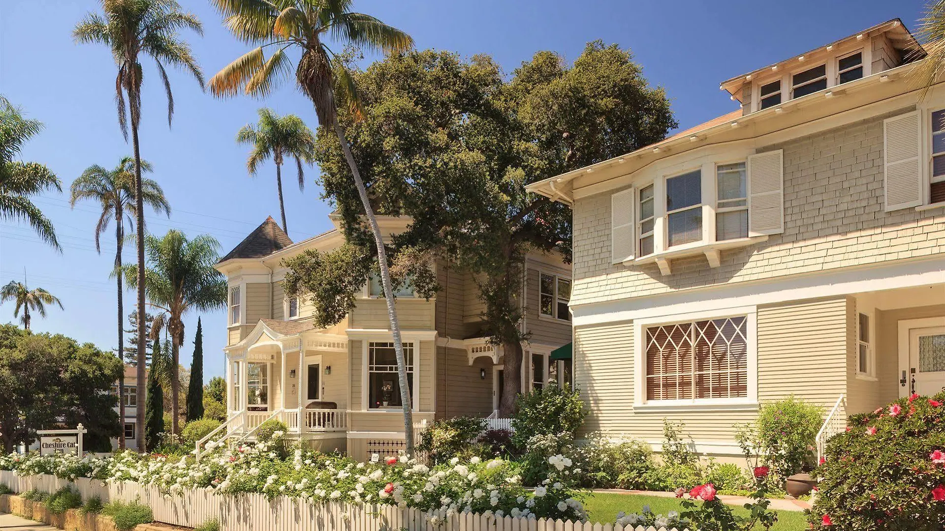 Bed & Breakfast Cheshire Cat & Santa Barbara