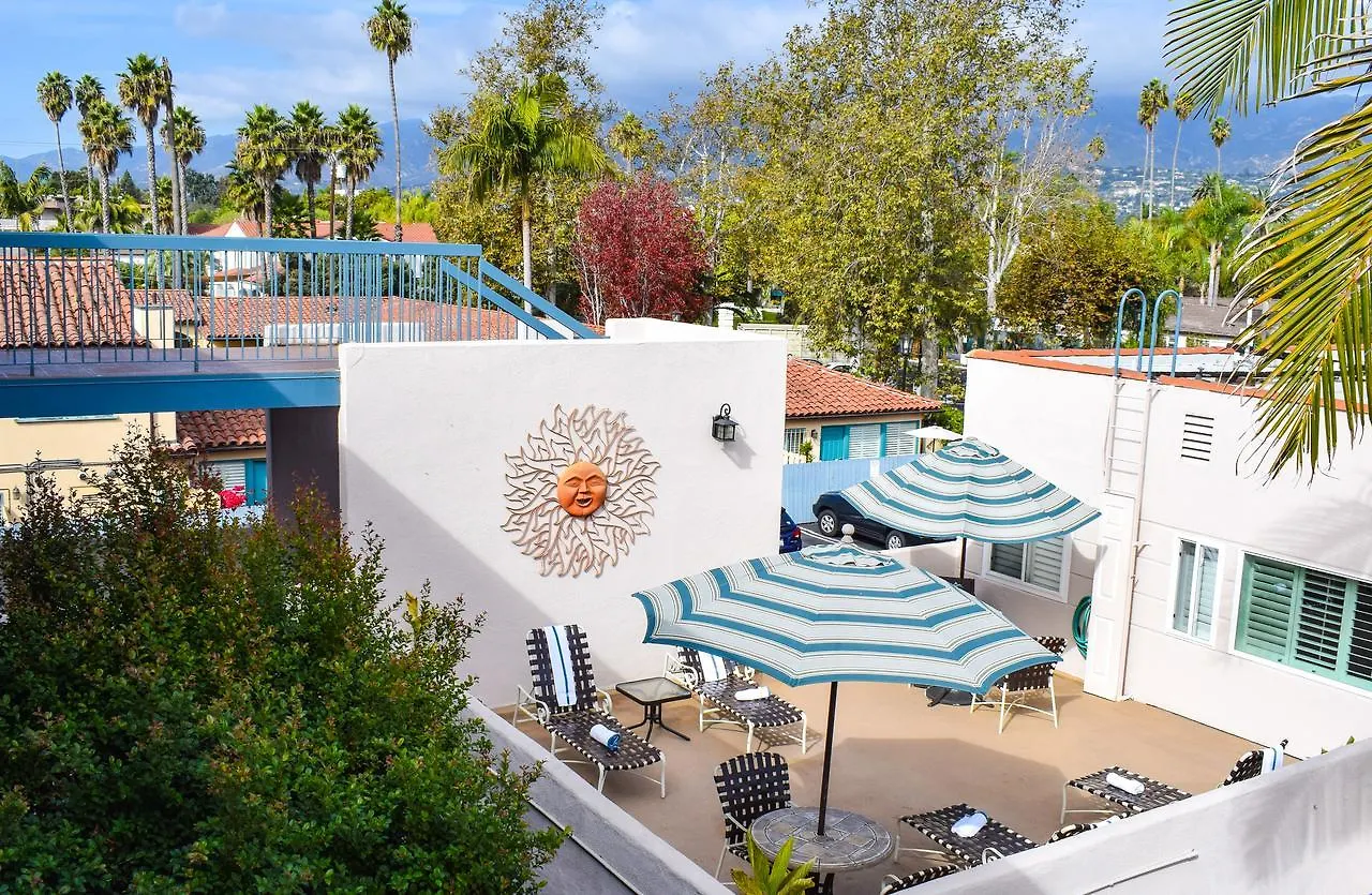 Beachside 3*