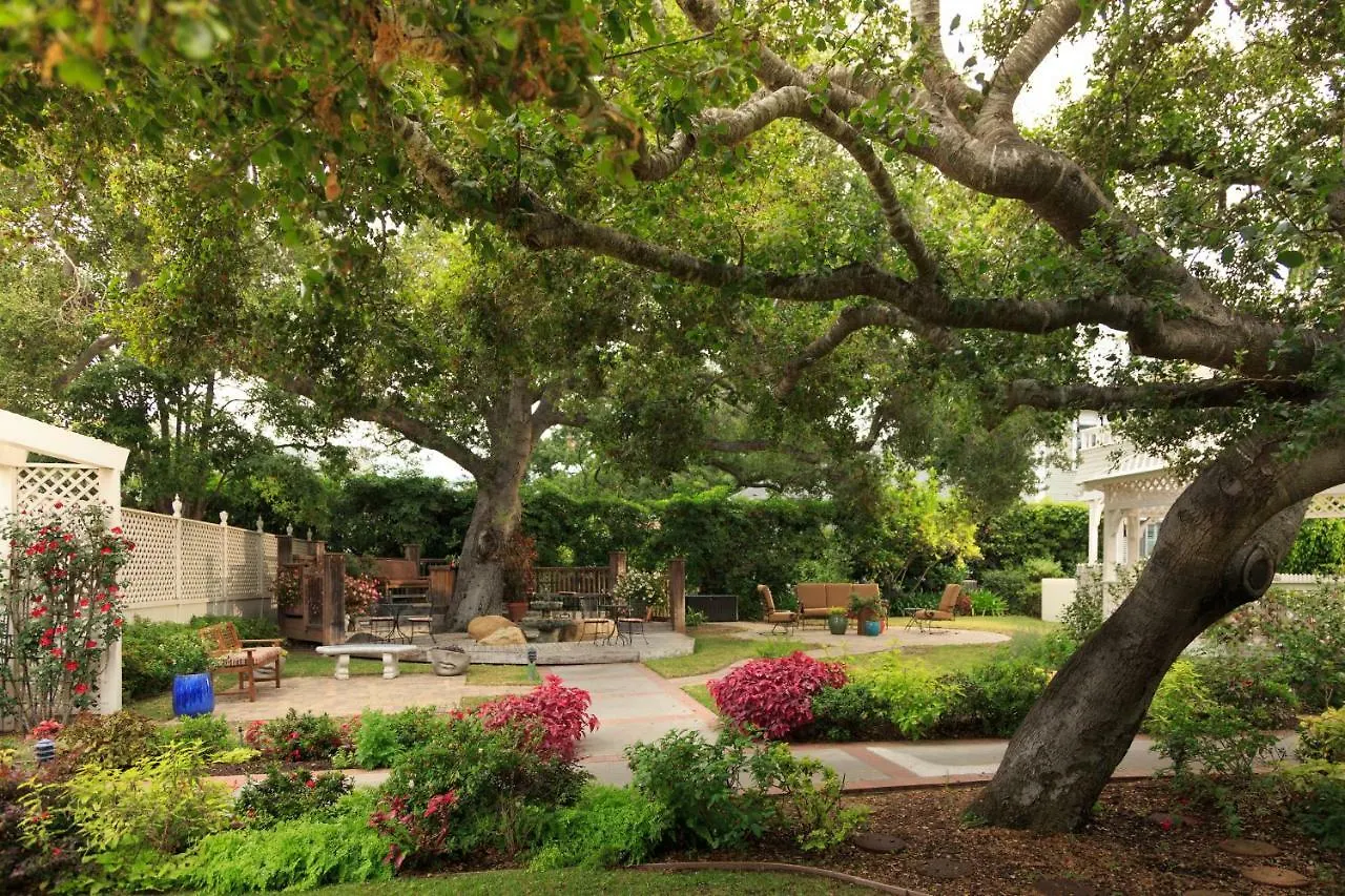 Cheshire Cat Inn&cottages Bed & Breakfast 4*