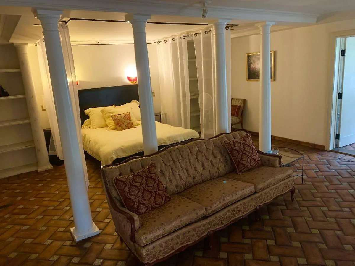 Rum i privatbostad Historic Mansion In Montecito Santa Barbara