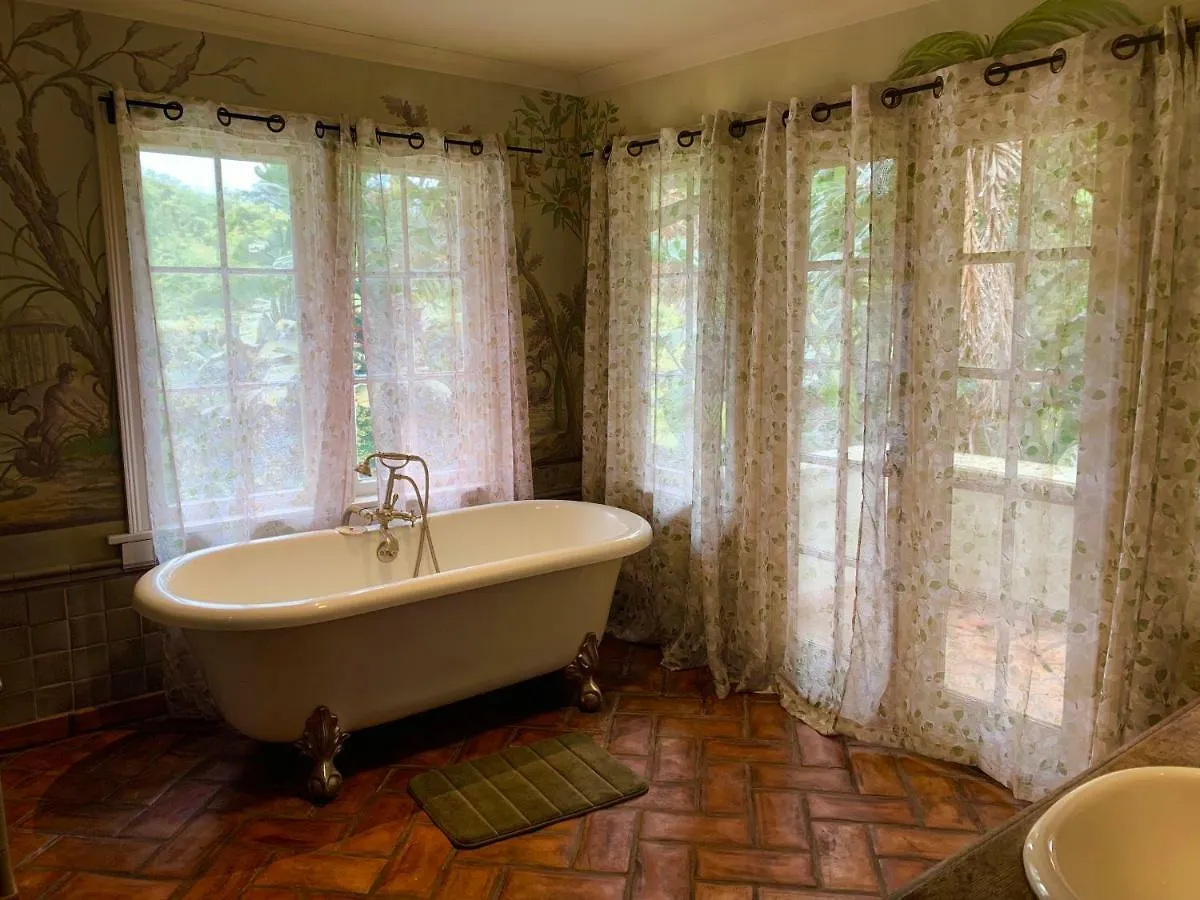 Historic Mansion In Montecito Rum i privatbostad