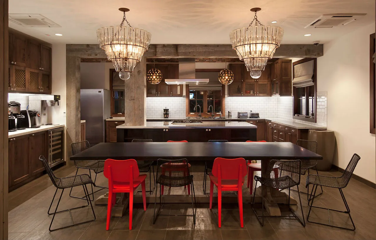 Moxy Santa Barbara
